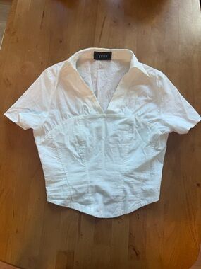 Cider White Short-Sleeve Fitted Button-Down Top